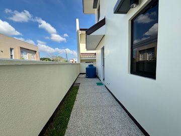 Elegant Finished Single Attached House & Lot For Sale In Twon & Country West Bacoor Cavite