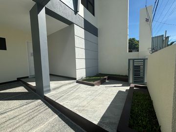 Elegant Finished Single Attached House & Lot For Sale In Twon & Country West Bacoor Cavite