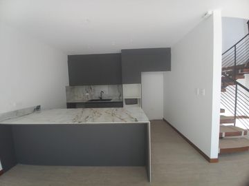 VENTA CASA A ESTRENAR SECTOR  NAYON A 7 MINUTOS DE CUMBAYA