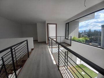 VENTA CASA A ESTRENAR SECTOR  NAYON A 7 MINUTOS DE CUMBAYA