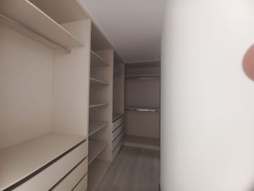 VENTA CASA A ESTRENAR SECTOR  NAYON A 7 MINUTOS DE CUMBAYA