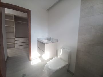 VENTA CASA A ESTRENAR SECTOR  NAYON A 7 MINUTOS DE CUMBAYA