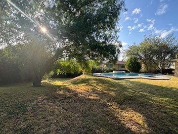 Exclusiva Casa con Piscina y Terreno de Ensueño en Cumbayá