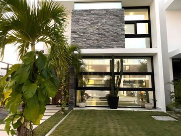 OPORTUNIDAD. Venta Casa Country Club. Bahía Príncipe Tulum