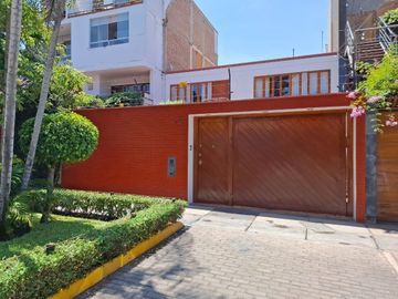 CASA EN VENTA EN MAGDALENA CERCA DE LA AV. JAVIER PRADO