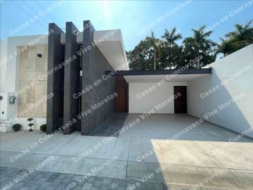 INVIERTE CASA NUEVA EN VENTA MODERNA DE UN NIVEL ALBERCA JARDIN