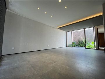 CASA EN VENTA EN FRACC. VILLAMAGNOLIAS ALTOZANO