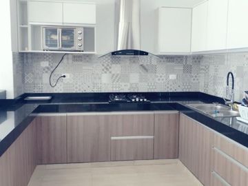 Vendo casa de playa con piscina, amoblada en 2da. fila, condominio Neptuno, Cerro Azul, Cañete, km 129.90