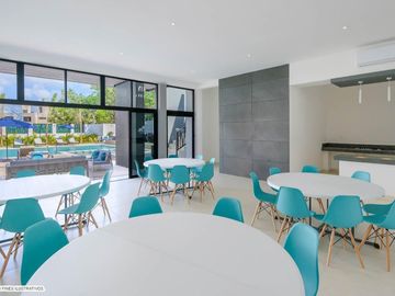CASA CON JARDIN EN RESIDENCIAL PRIVADO CON CASA CLUB