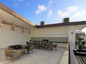 CASA CON JARDIN EN RESIDENCIAL PRIVADO CON CASA CLUB