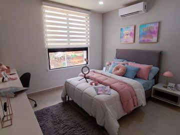 CASA CON JARDIN EN RESIDENCIAL PRIVADO CON CASA CLUB