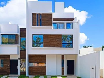 CASA CON JARDIN EN RESIDENCIAL PRIVADO CON CASA CLUB