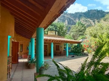 CASA EN VENTA EN PUEBLO MISTICO  AMATLAN DE QUETZALCOATL, TEPOZTLAN MORELOS $10,900,000.00