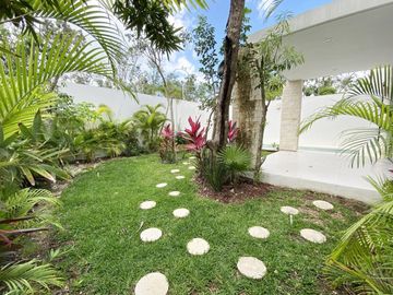 CASA 3 HABITACIONES CON JARDIN EN PLAYA DEL CARMEN