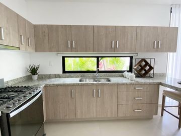 CASA 3 HABITACIONES CON JARDIN EN PLAYA DEL CARMEN