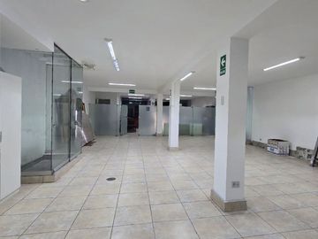 LOCAL COMERCIAL EN VENTA 160 M2 URB. STA RAQUEL - LA MOLINA