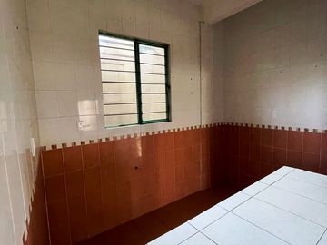 Edificio de tres niveles en Valle de Anahuac, excelente oportunidad de inversión