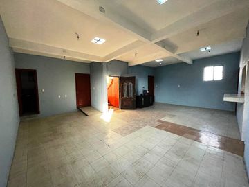 Edificio de tres niveles en Valle de Anahuac, excelente oportunidad de inversión