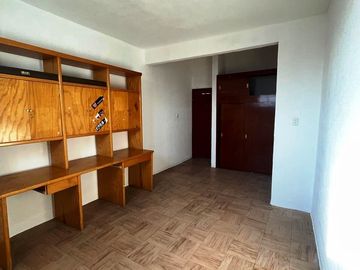 Edificio de tres niveles en Valle de Anahuac, excelente oportunidad de inversión