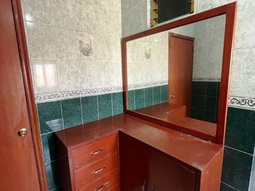 Edificio de tres niveles en Valle de Anahuac, excelente oportunidad de inversión