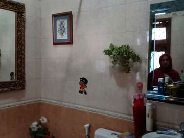 Rumah siap huni design classic furnished di Kerten Solo Jawa tengah