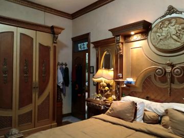 Rumah siap huni design classic furnished di Kerten Solo Jawa tengah