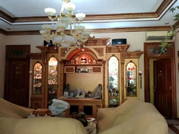 Rumah siap huni design classic furnished di Kerten Solo Jawa tengah