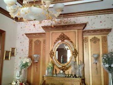 Rumah siap huni design classic furnished di Kerten Solo Jawa tengah