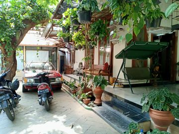 Rumah siap huni design classic furnished di Kerten Solo Jawa tengah