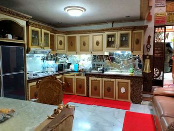 Rumah siap huni design classic furnished di Kerten Solo Jawa tengah