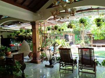 Rumah siap huni design classic furnished di Kerten Solo Jawa tengah