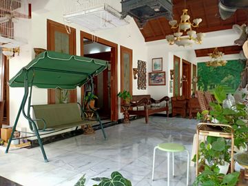 Rumah siap huni design classic furnished di Kerten Solo Jawa tengah