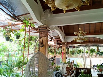 Rumah siap huni design classic furnished di Kerten Solo Jawa tengah