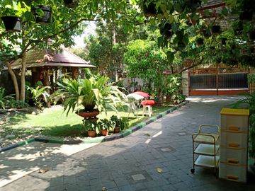 Rumah siap huni design classic furnished di Kerten Solo Jawa tengah
