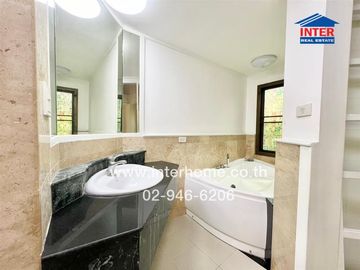 2-storey detached house, 50 sq m., Suan Thip Village, Soi Khlong Lam Chiak 12, Prasertmanukit Road (Kaset-Nawamin), Nawamin Road, Bueng Kum District,