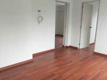 VENTA DEPARTAMENTO 2DO PISO CON ASCENSOR FRENTE A PARQUE SAN JUAN DE MIRAFLORES