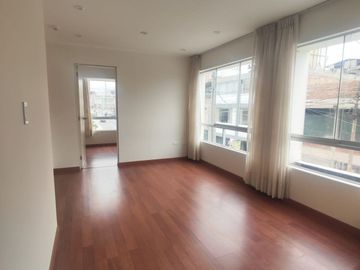 VENTA DEPARTAMENTO 2DO PISO CON ASCENSOR FRENTE A PARQUE SAN JUAN DE MIRAFLORES