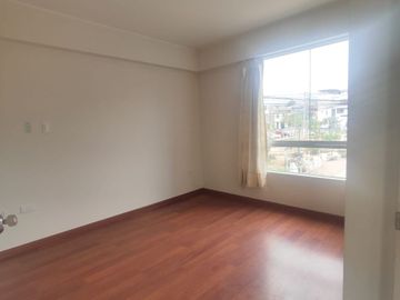 VENTA DEPARTAMENTO 2DO PISO CON ASCENSOR FRENTE A PARQUE SAN JUAN DE MIRAFLORES