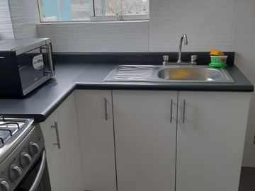 VENTA DEPARTAMENTO 2DO PISO CON ASCENSOR FRENTE A PARQUE SAN JUAN DE MIRAFLORES