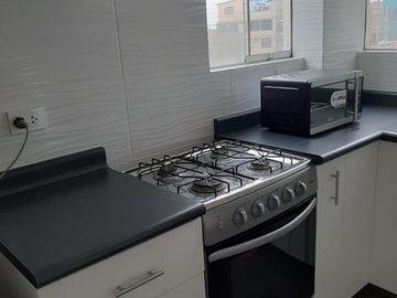 VENTA DEPARTAMENTO 2DO PISO CON ASCENSOR FRENTE A PARQUE SAN JUAN DE MIRAFLORES