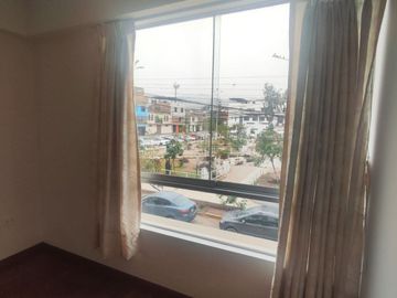 VENTA DEPARTAMENTO 2DO PISO CON ASCENSOR FRENTE A PARQUE SAN JUAN DE MIRAFLORES