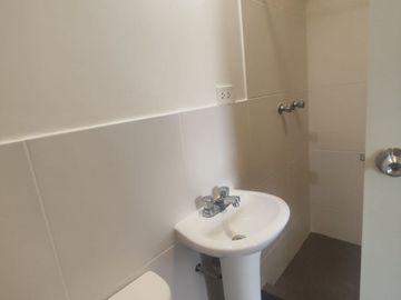 VENTA DEPARTAMENTO 2DO PISO CON ASCENSOR FRENTE A PARQUE SAN JUAN DE MIRAFLORES
