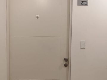 VENTA DEPARTAMENTO 2DO PISO CON ASCENSOR FRENTE A PARQUE SAN JUAN DE MIRAFLORES