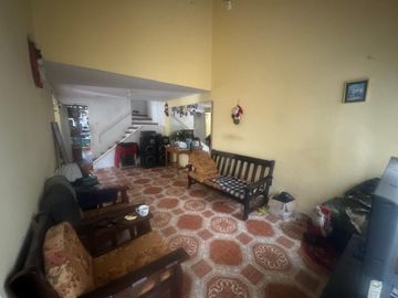 VENTA DE HERMOSA CASA Y NEGOCIO EN SANTIAGO DE SURCO