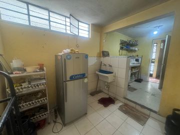 VENTA DE HERMOSA CASA Y NEGOCIO EN SANTIAGO DE SURCO