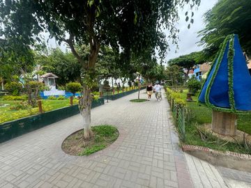 VENTA DE HERMOSA CASA Y NEGOCIO EN SANTIAGO DE SURCO
