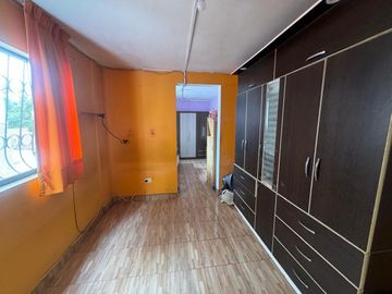 VENTA DE HERMOSA CASA Y NEGOCIO EN SANTIAGO DE SURCO