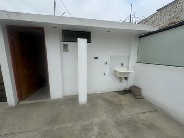 VENTA DE HERMOSA CASA Y NEGOCIO EN SANTIAGO DE SURCO