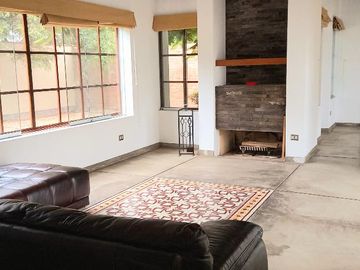 ACOGEDORA CASA DE CAMPO, EXCELENTE UBICACIÓN EN PLENO VALLE SAGRADO DE PACHACÁMAC..