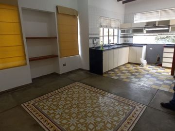 ACOGEDORA CASA DE CAMPO, EXCELENTE UBICACIÓN EN PLENO VALLE SAGRADO DE PACHACÁMAC..